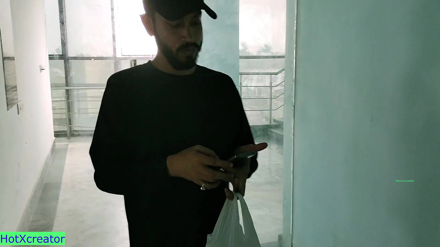 Indian hot and rich bhabhi fucking with delivery boy! Husband doesn’t know!!