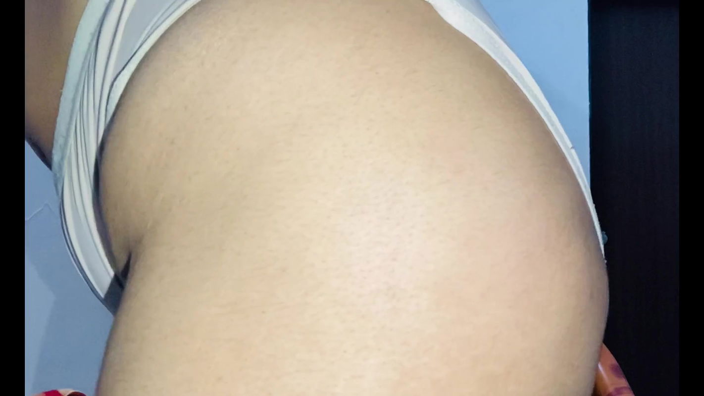 Indian Desi Latina muskan using dildo for satisfying her naughty desi chut