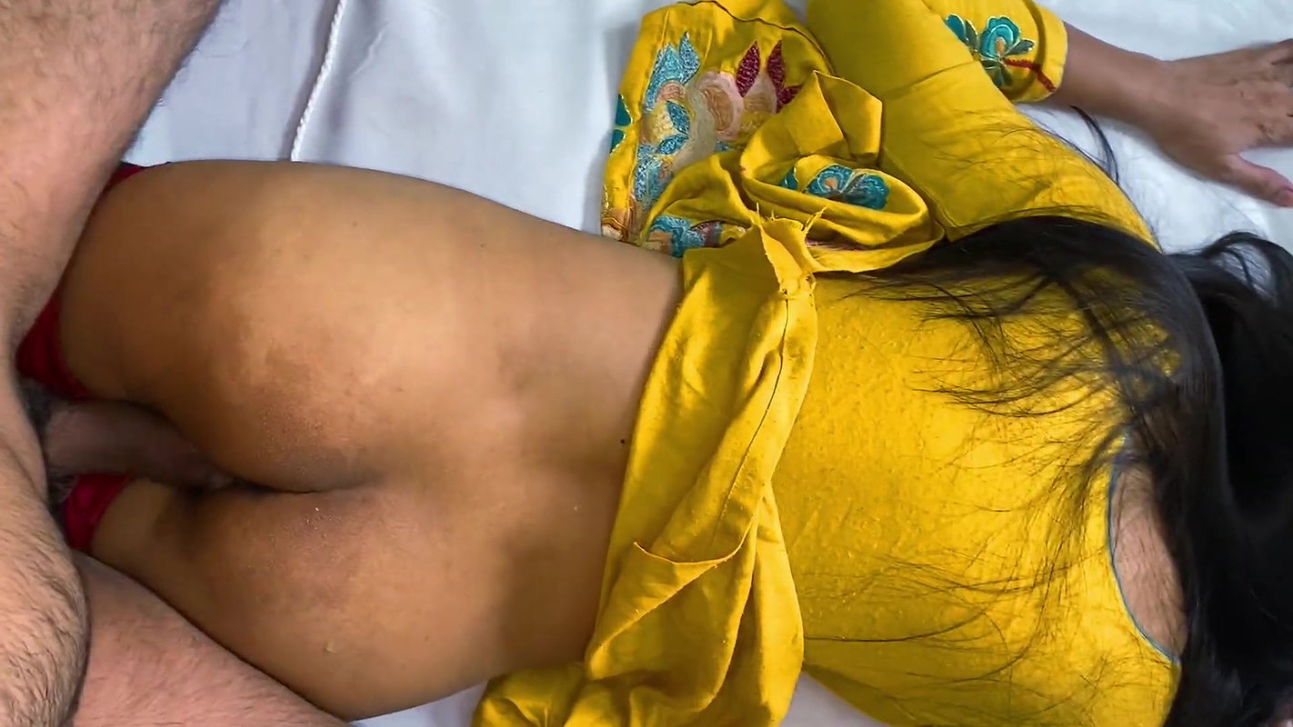 Indian beautiful stepmom fucked by real stepson hardcore pussy fucking with hindi audio Desi Sex Chudai