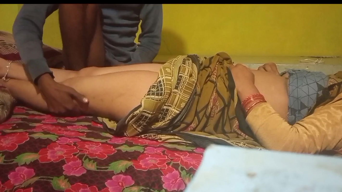 Fucking lone bhabhi at home – Village desi bhabhi fucked