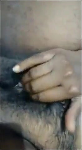 Mature Bhabhi Masturbating