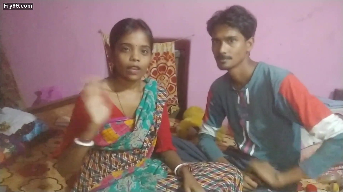 South Indian girl friend in Saree having fun with boyfriend