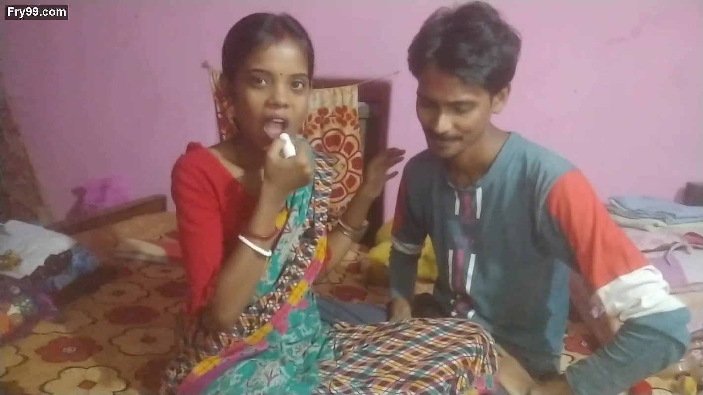 South Indian girl friend in Saree having fun with boyfriend