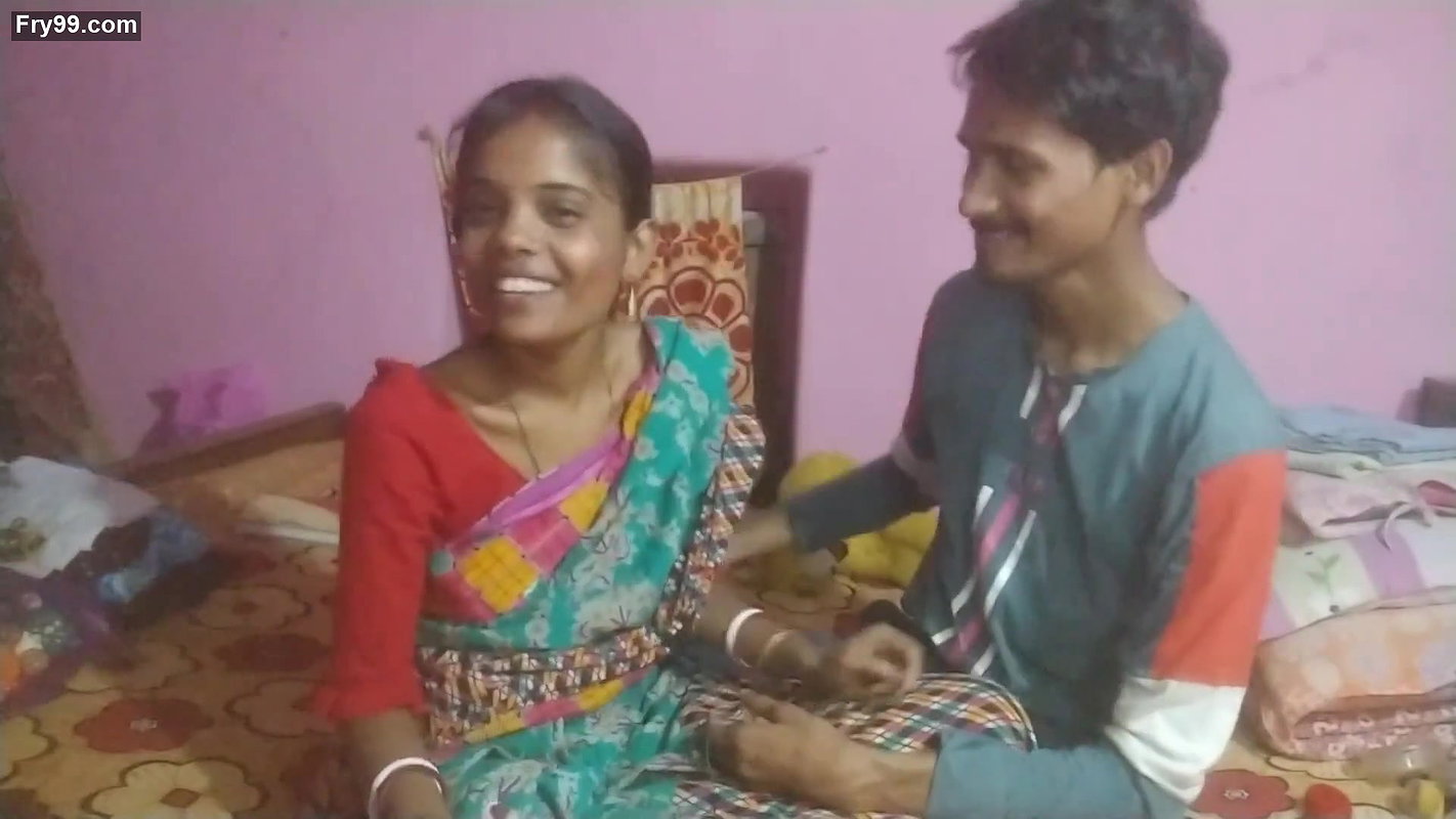 South Indian girl friend in Saree having fun with boyfriend