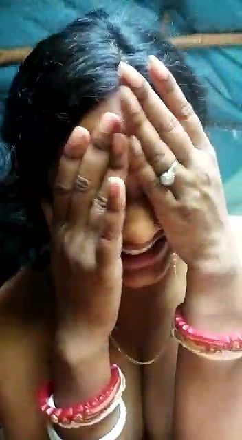 Beautiful unsatisfied village bhabhi taking huge inside