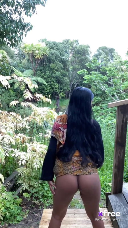 Cute desi model show her boobs n ass