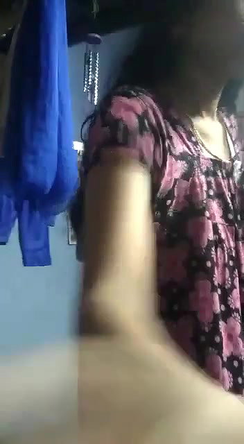TAMIL VILLAGE DUSKY SLIM GIRL CHANGING DRESS
