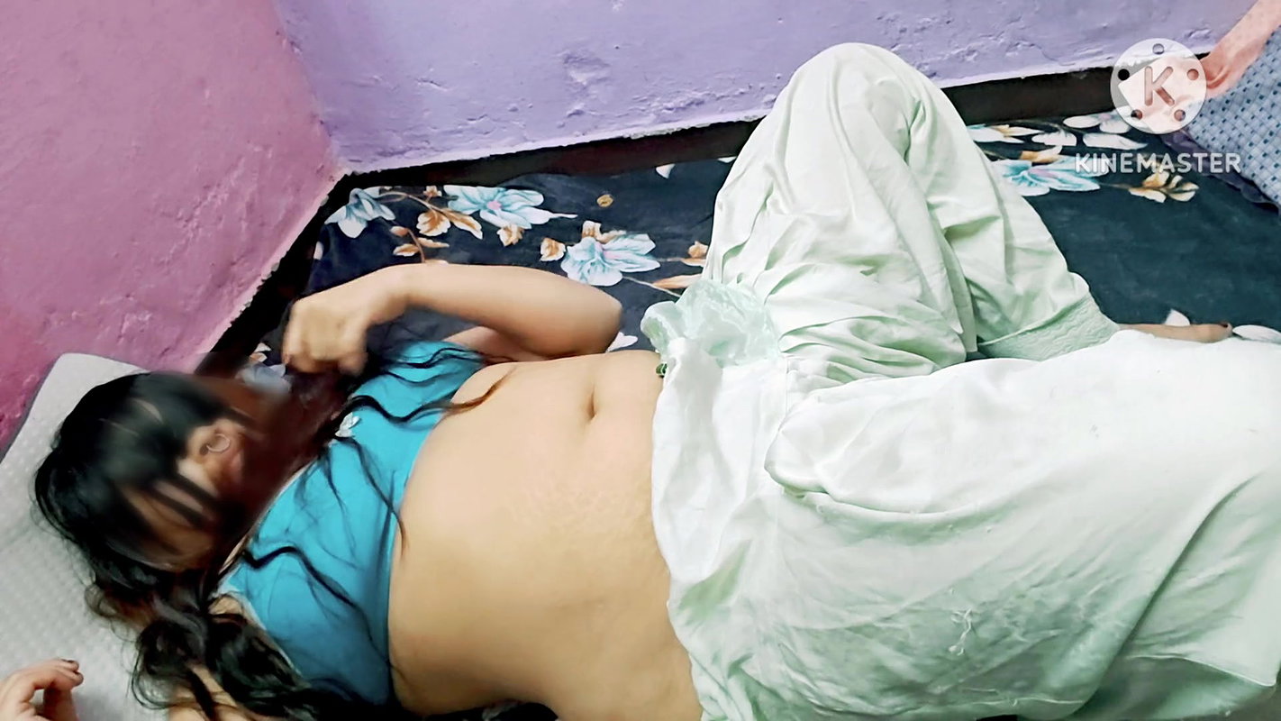 Indian Desi Bhabhi Devar Se Chudwati Hai When Her Husband Is At Work  Indian Devar Bhabhi Sex Video