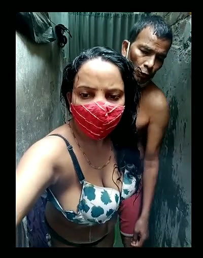 Puri cpl Bathrrom Play on Live Cam Show