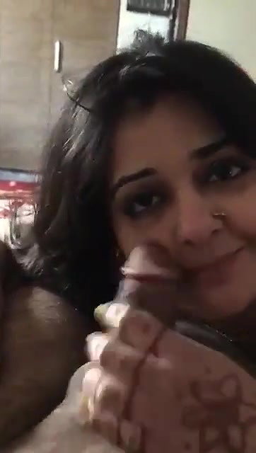 Beautiful milf giving