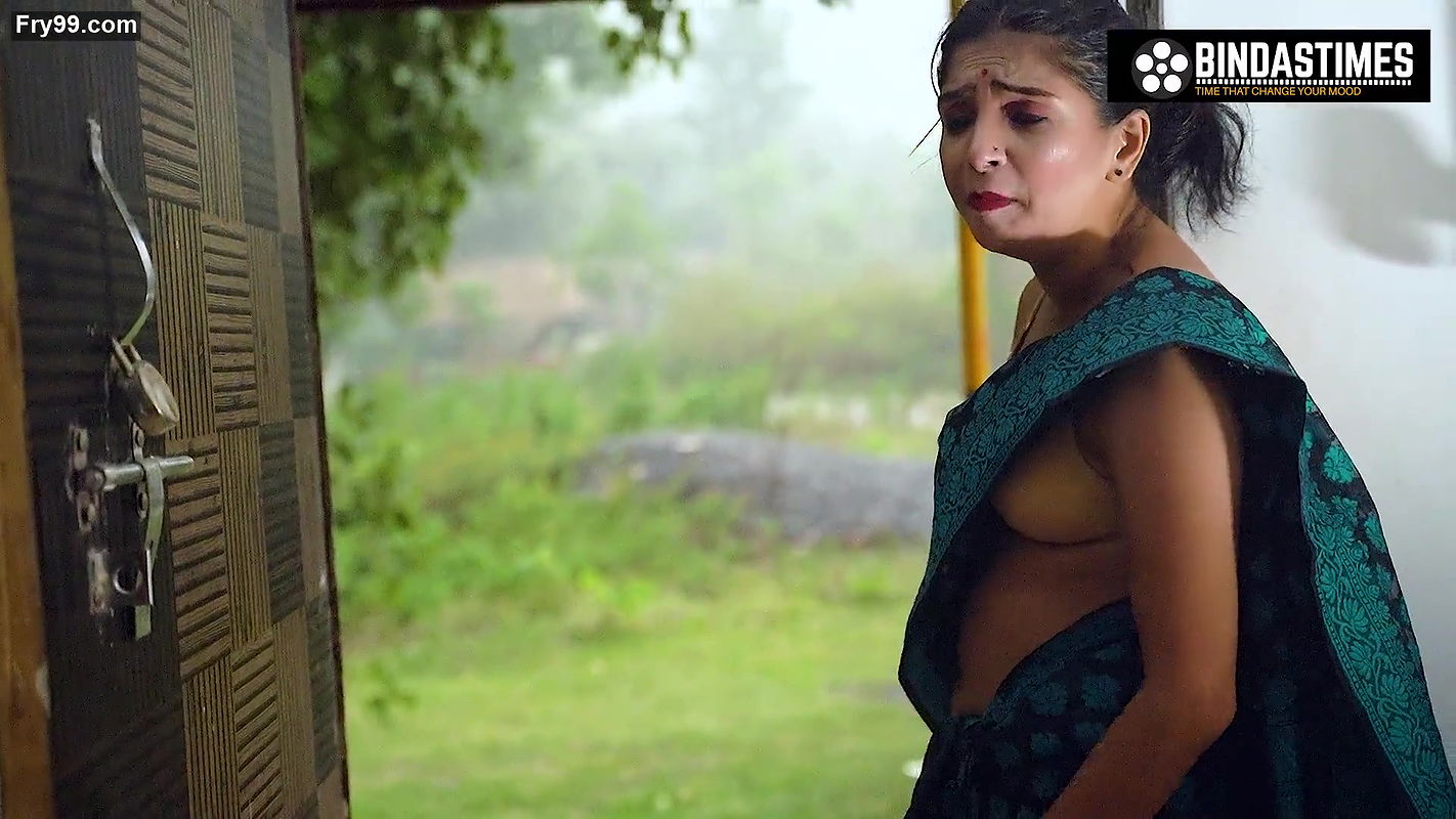 Baarish ke Mausam Me Patni Lagaya Baazi Apne Buhde Patise Chudwane Ka ( Hindi Audio )