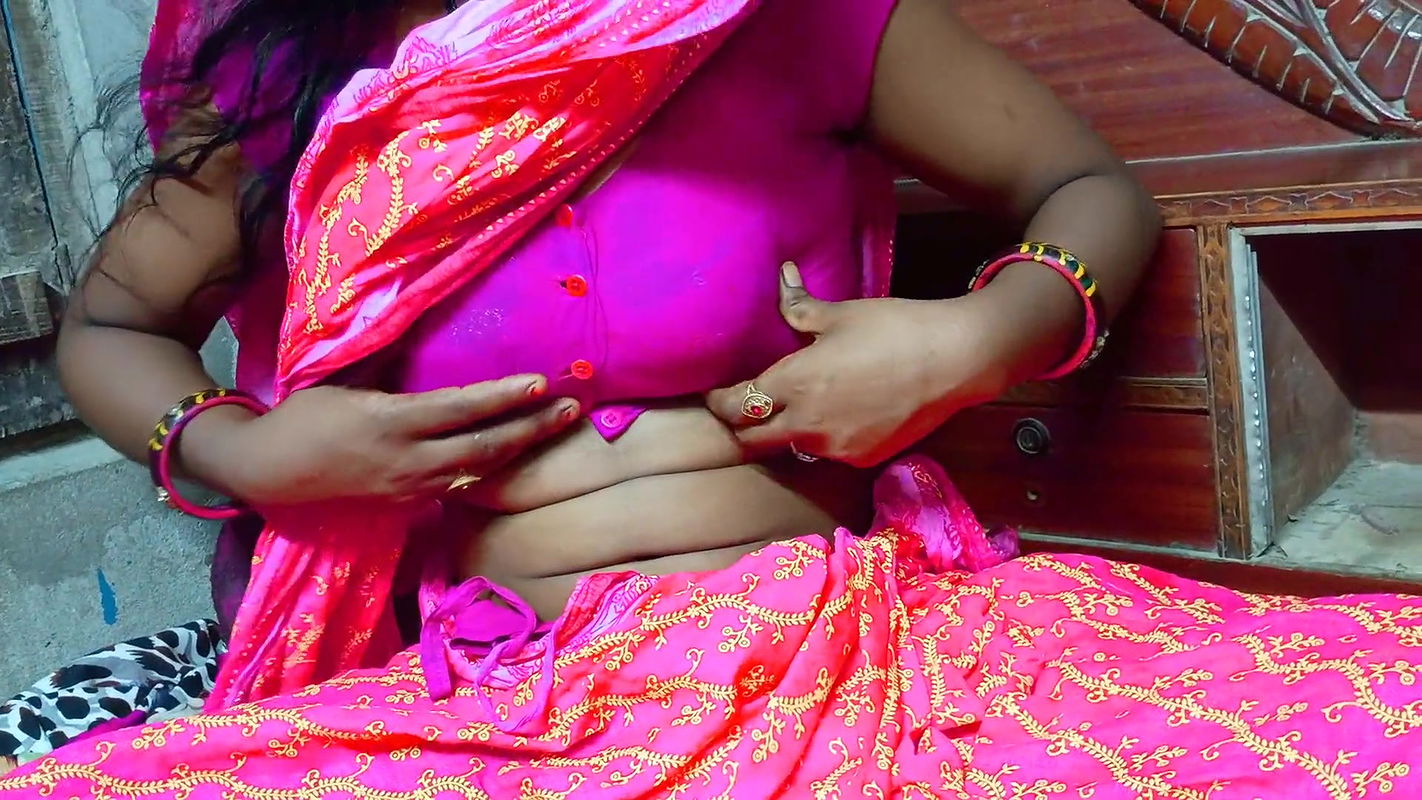 Desi village bhabhi hungry and sucking