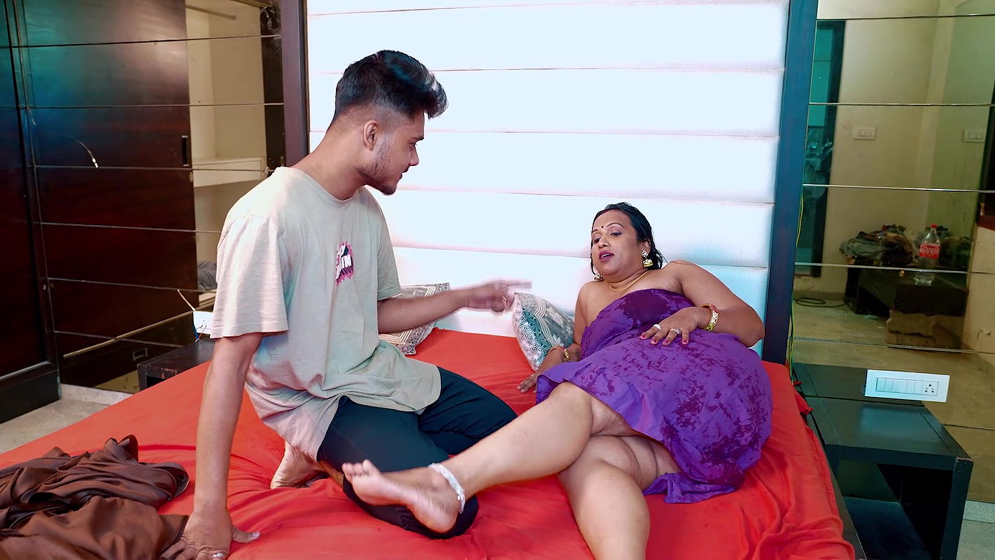 Ghar ki malkin ne apne naukar ko jordar chod diya