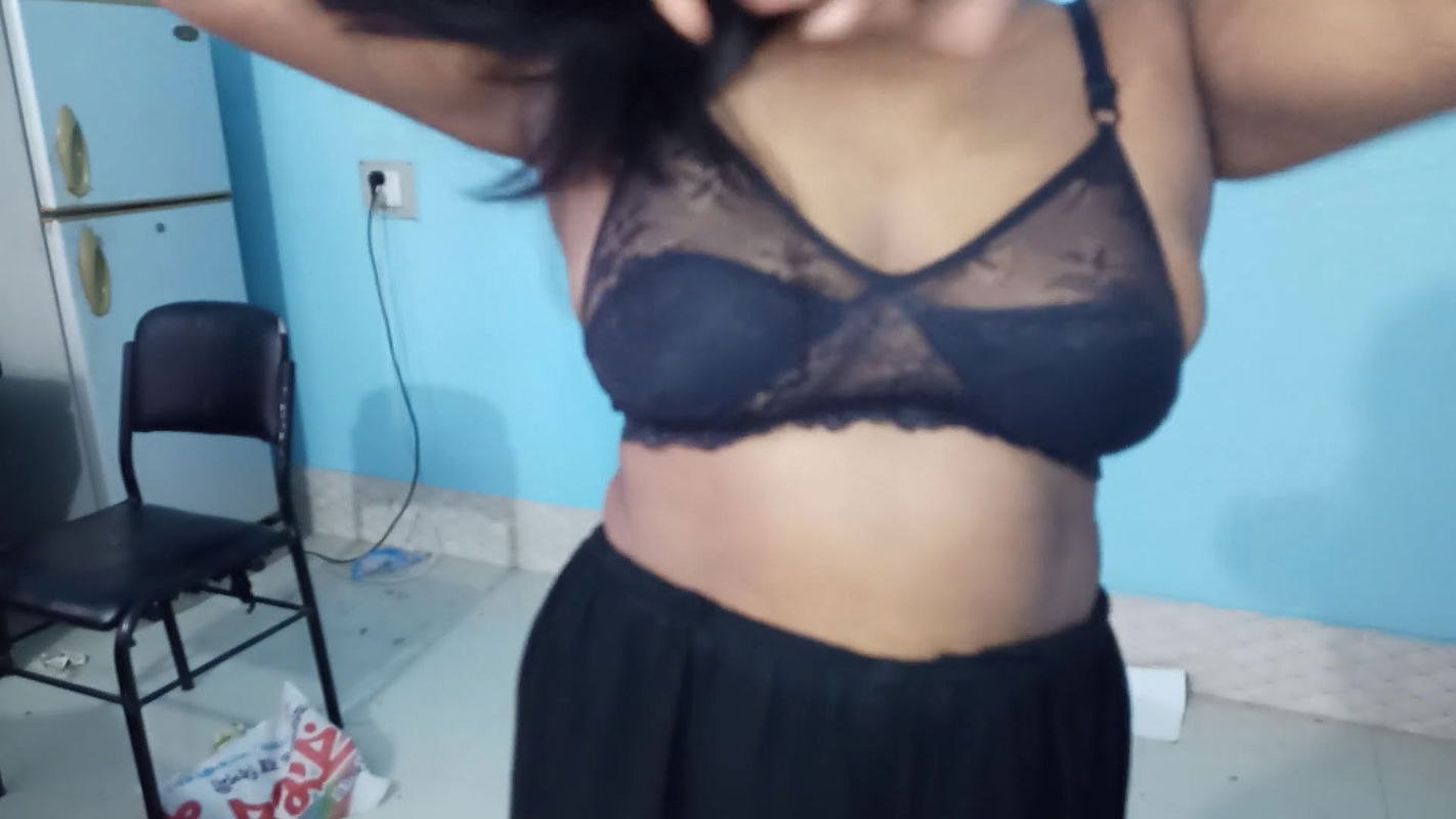 Hot Desi Girl Dancing
