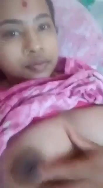 Desi wife boobs show