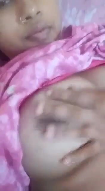 Desi wife boobs show