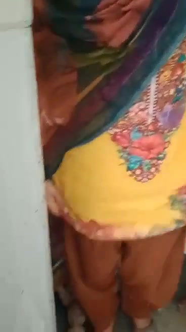 Beautiful Paki Pathan Wife Showing Lover