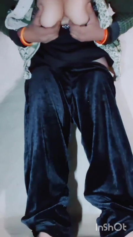 Hot sexy body hot sexy desi girl has become young in teen age 18+, at this age 18+ she has become crazy for sex while having sex, she