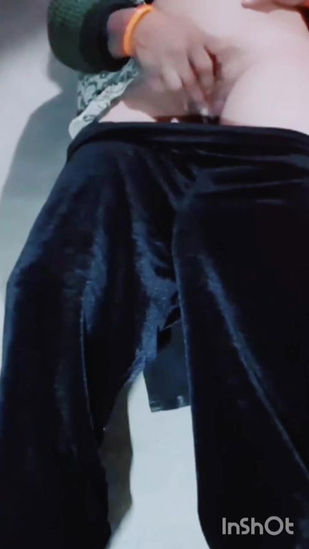 Hot sexy body hot sexy desi girl has become young in teen age 18+, at this age 18+ she has become crazy for sex while having sex, she