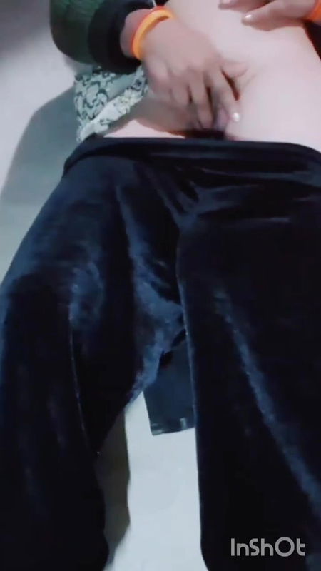 Hot sexy body hot sexy desi girl has become young in teen age 18+, at this age 18+ she has become crazy for sex while having sex, she