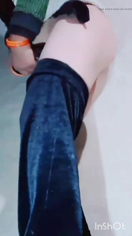 Hot sexy body hot sexy desi girl has become young in teen age 18+, at this age 18+ she has become crazy for sex while having sex, she