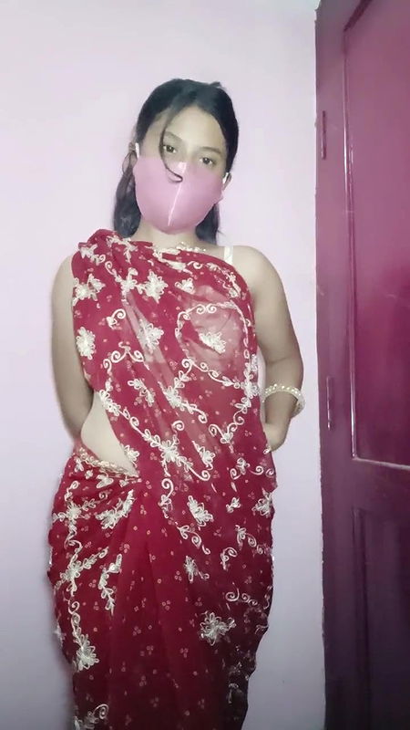 Hot red sexy saree girl playing