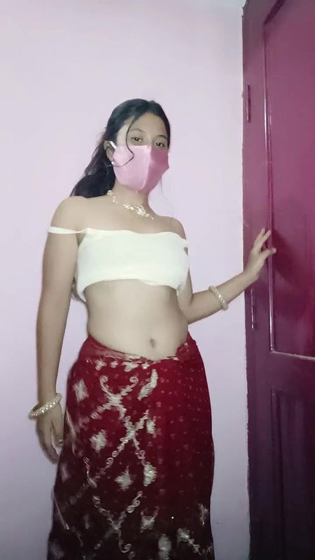 Hot red sexy saree girl playing