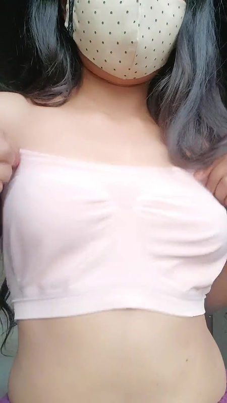 Hot nacked dancing girl