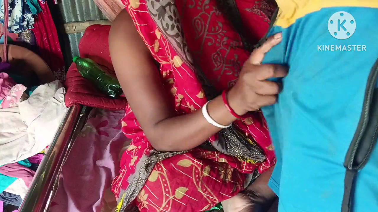 Desi housewife ko doggy style mein gand Mari