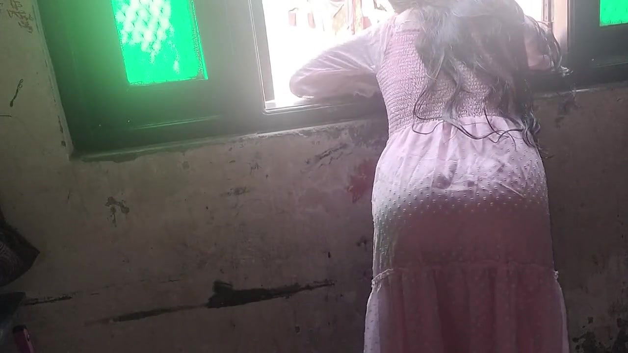 Bhabhi ko akele dekh kar chut mar ke paani nikala