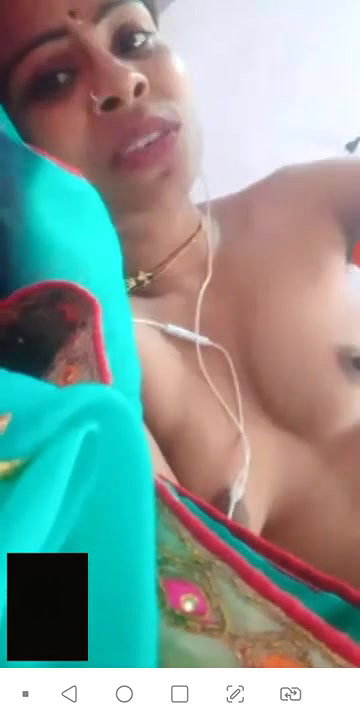 Beautiful bhabhi showing