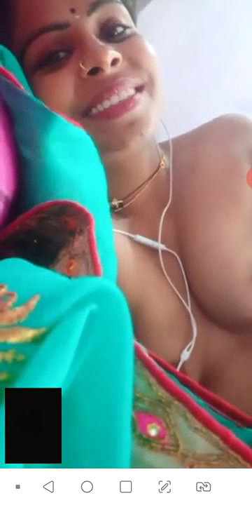 Beautiful bhabhi showing