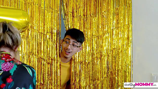 cheatingmommy stepmoms new years glory hole long