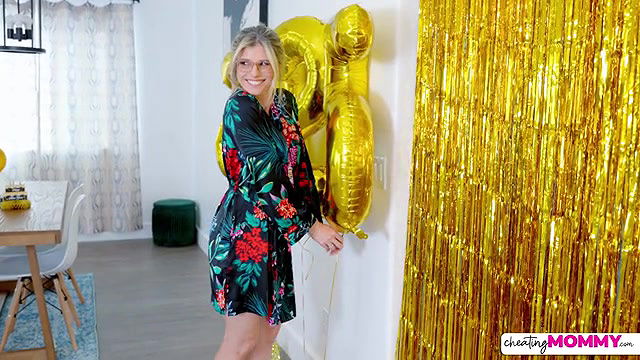 cheatingmommy stepmoms new years glory hole long