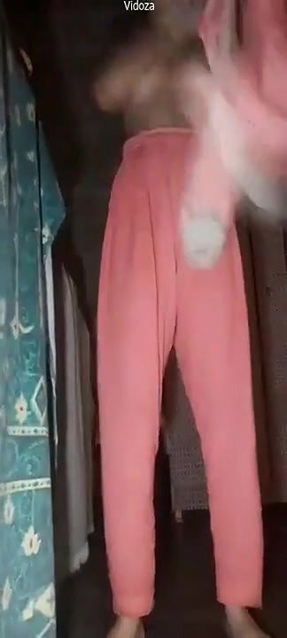 Desi Girl Showing And Fingering