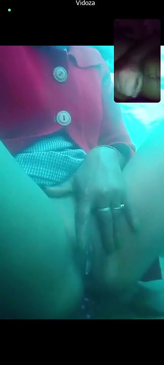 Desi Girl Showing And Fingering