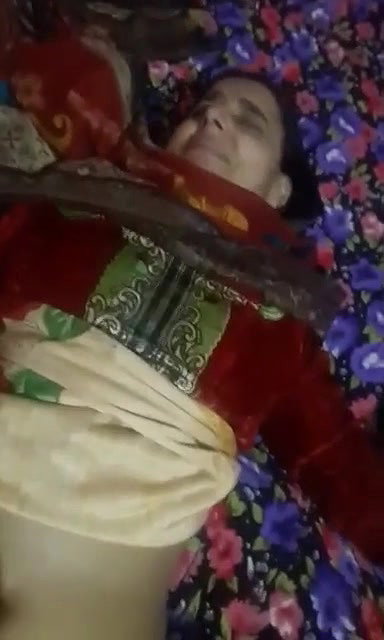 Mature bhabhi fucking in winter