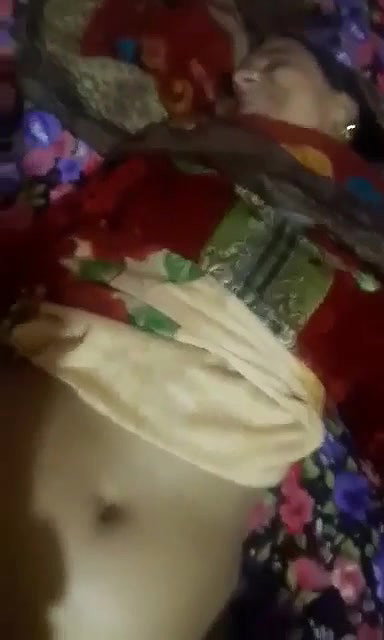 Mature bhabhi fucking in winter