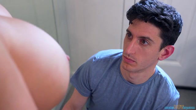 momsboytoy bathing my stepmom long