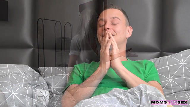 momsteachsex coming twice for stepmom long