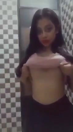 Sexy Indian Girl Showing