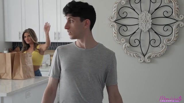 momwantscreampie are you ready to breed me long