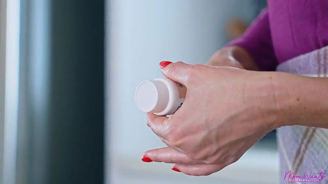 momwantscreampie your cum goes here young man long