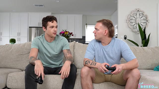 momwantstobreed stepmom measures our dicks long