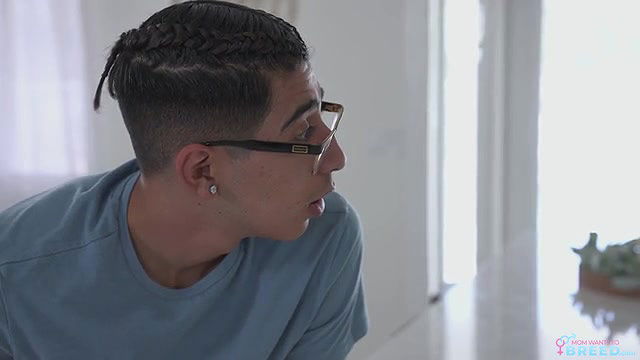 momwantstobreed stuck on stepmom boobies long