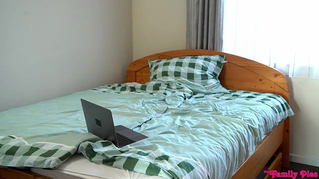 myfamilypies stepsister caught camming long