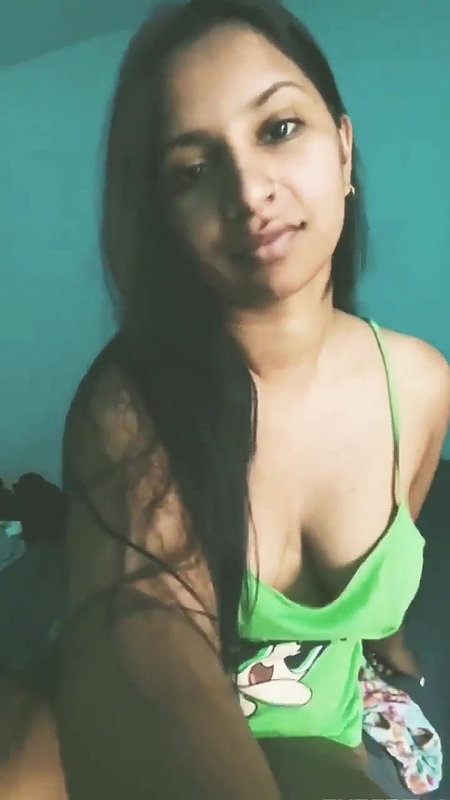 Accidentally boobs show