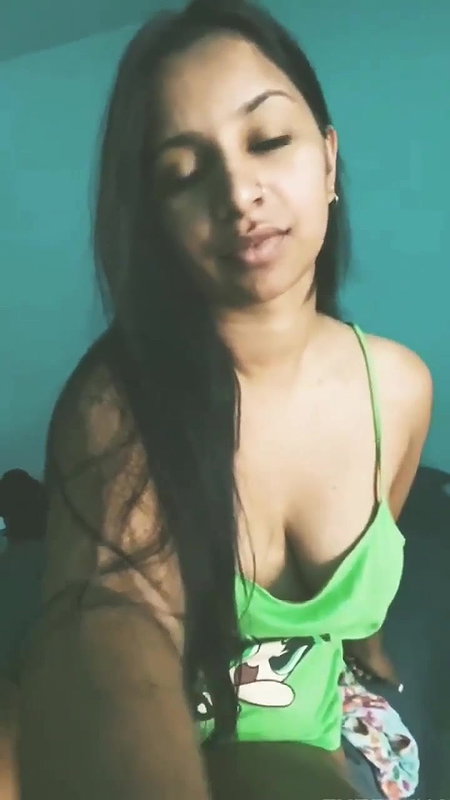 Accidentally boobs show