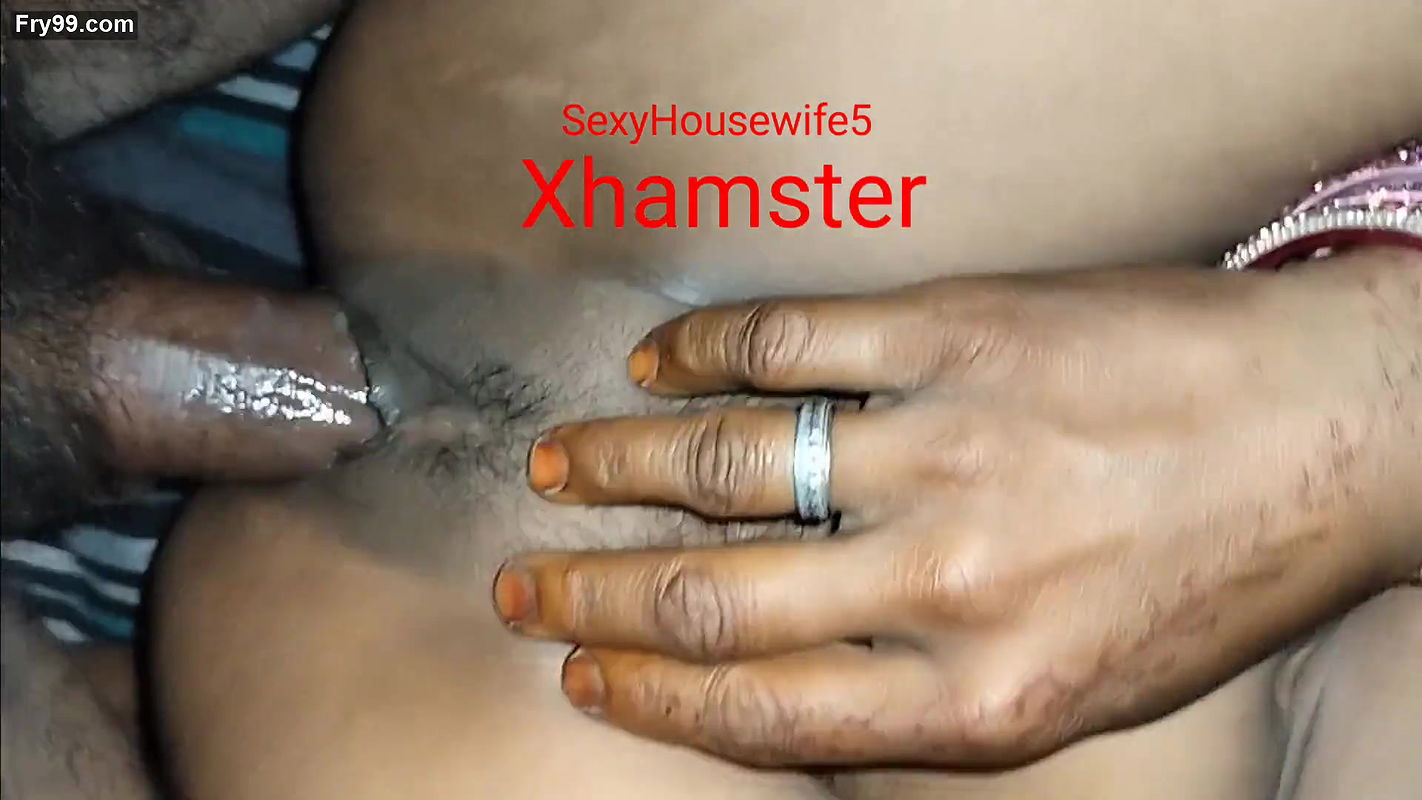 Upar utha kar choda randi ko