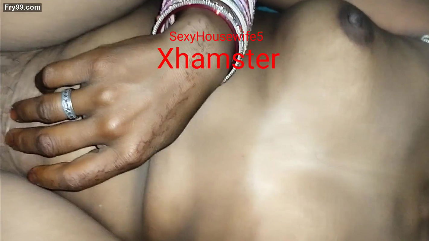 Upar utha kar choda randi ko